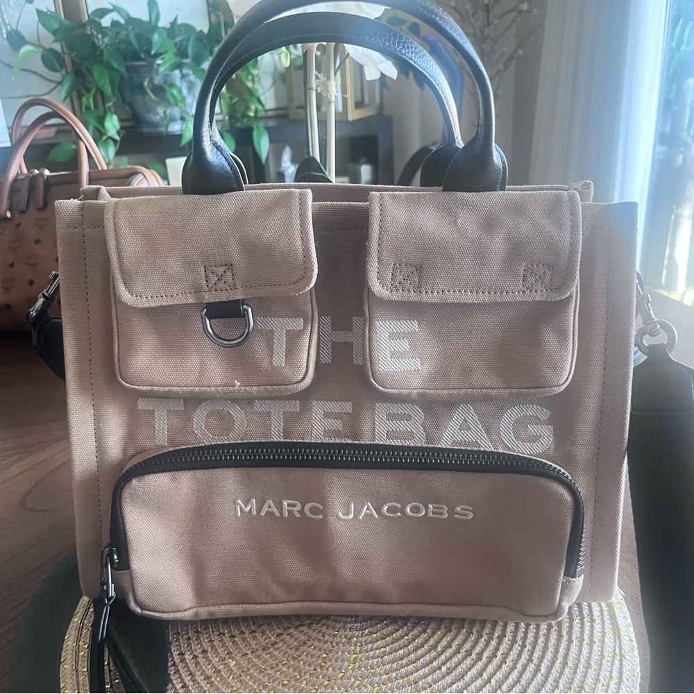 Marc Jacobs  The Cargo Tote bag in Camel - Picture 4 of 7